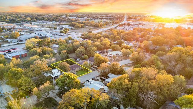 937 Anderson, Seguin, TX 78155