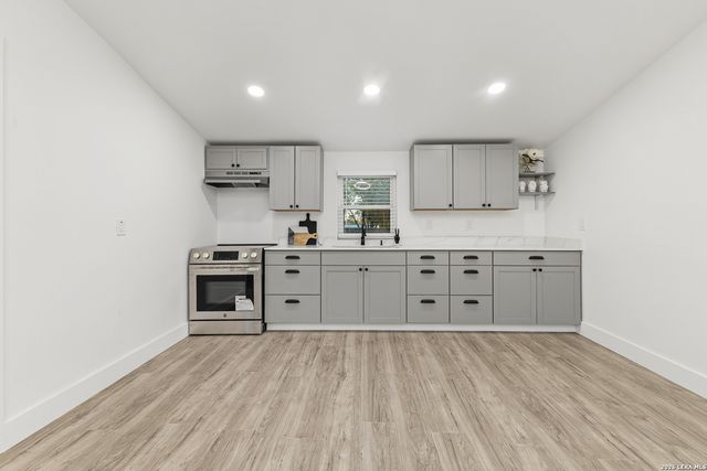 937 Anderson, Seguin, TX 78155