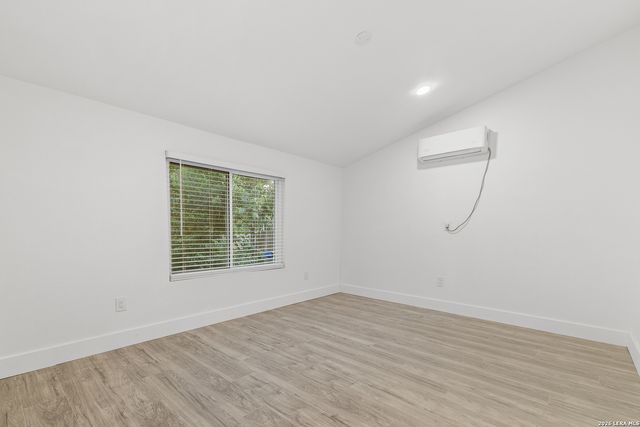 937 Anderson, Seguin, TX 78155