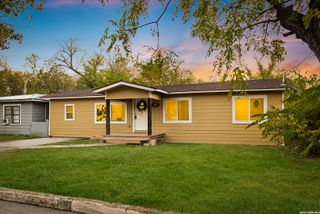 937 Anderson, Seguin, TX 78155