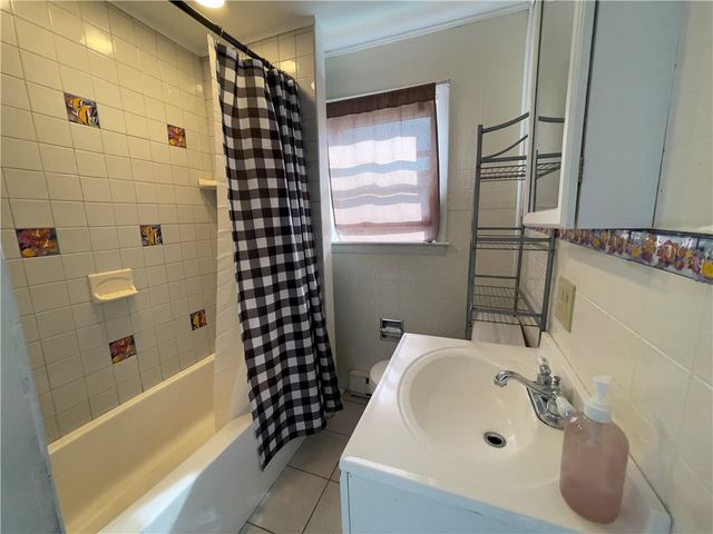 60 Berkeley Avenue 2, Newport, RI 02840