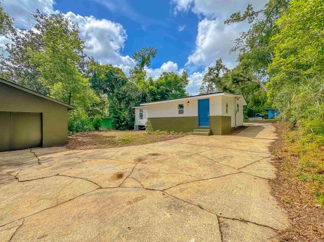 1751 Pepper Drive, Tallahassee, FL 32304