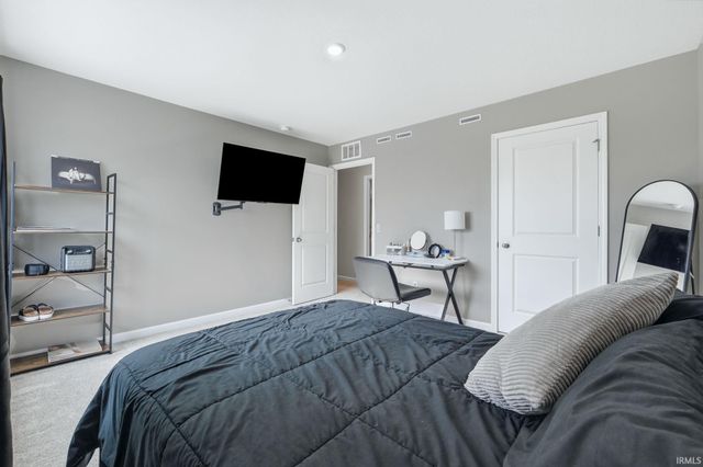 5206 Bing Pass, New Haven, IN 46774