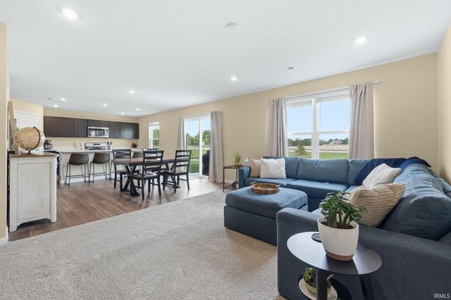 5206 Bing Pass, New Haven, IN 46774