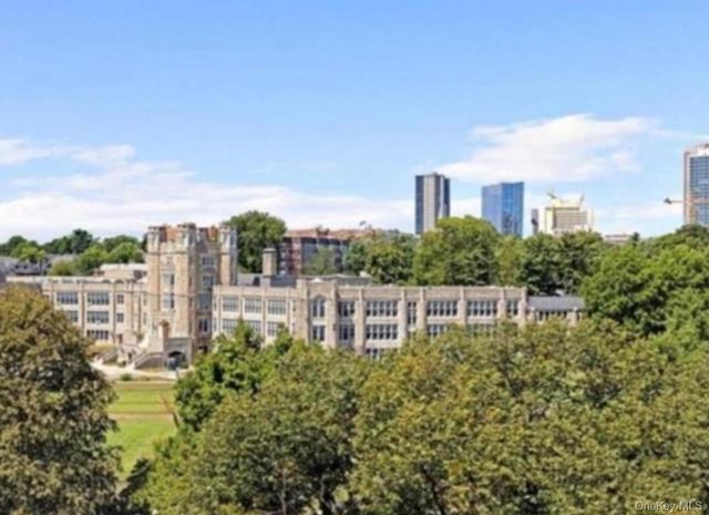230 Pelham Road 2K, New Rochelle, NY 10805
