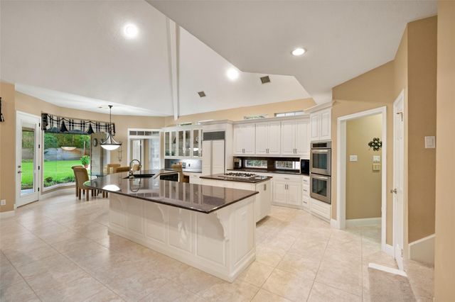 1722 Chestnut Grove Lane, Kingwood, TX 77345