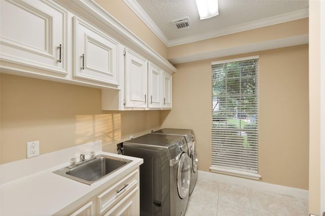 1722 Chestnut Grove Lane, Kingwood, TX 77345