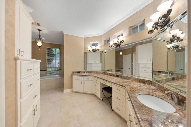 1722 Chestnut Grove Lane, Kingwood, TX 77345