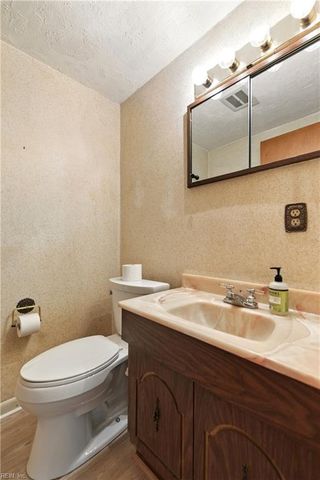 212 Caisson XING, Hampton, VA 23669