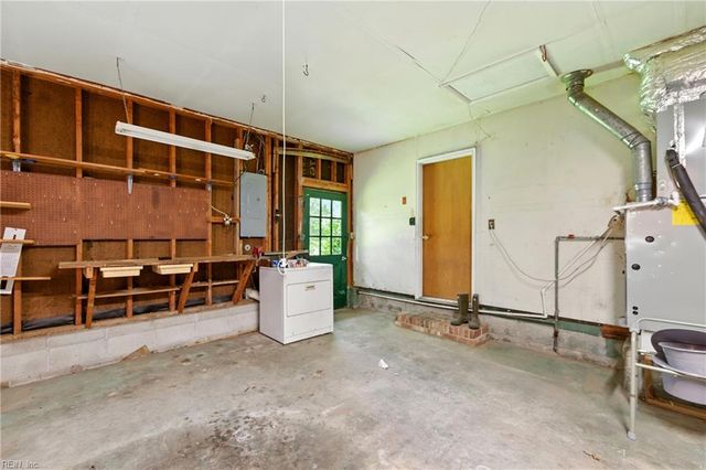 212 Caisson XING, Hampton, VA 23669