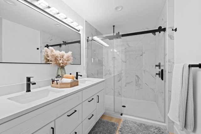 18608 E Lindsay Ln, Greenacres, WA 99016