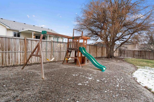 18608 E Lindsay Ln, Greenacres, WA 99016