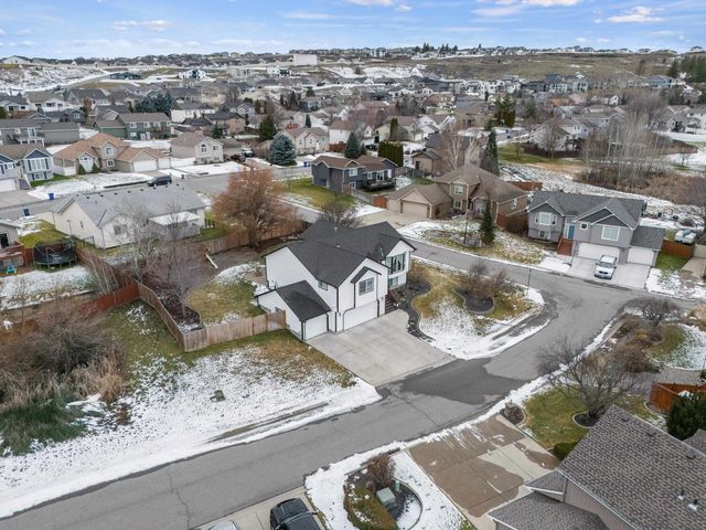 18608 E Lindsay Ln, Greenacres, WA 99016