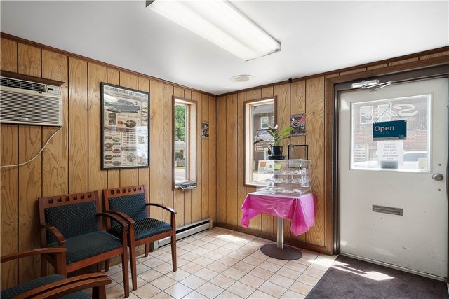 306 Maple Creek, Charleroi Boro, PA 15022