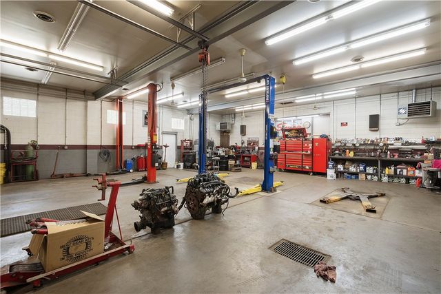 306 Maple Creek, Charleroi Boro, PA 15022