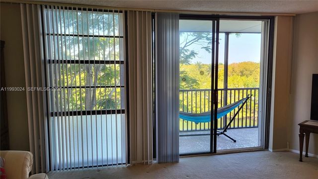 3401 N Country Club Drive 402, Aventura, FL 33180