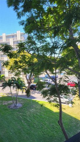 3401 N Country Club Drive 402, Aventura, FL 33180