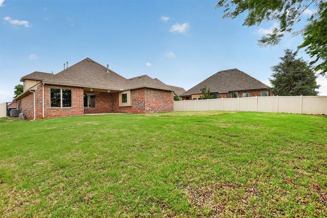 17701 Griffin Gate Drive, Edmond, OK 73012