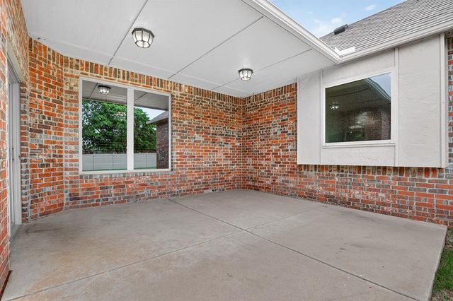 17701 Griffin Gate Drive, Edmond, OK 73012