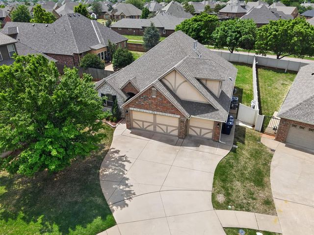 17701 Griffin Gate Drive, Edmond, OK 73012
