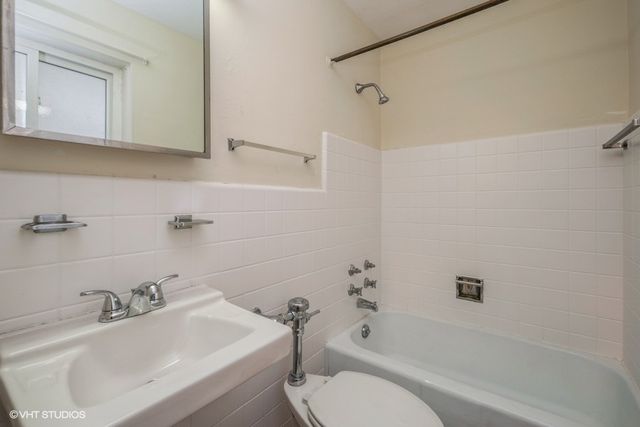 1400 Chicago Avenue 105, Evanston, IL 60201