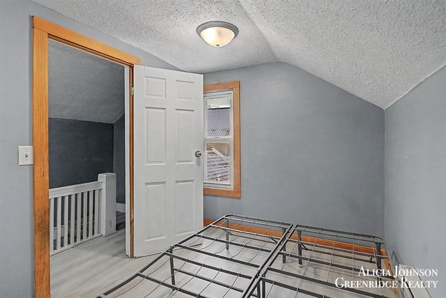 721 S Pearl Street, Belding, MI 48809