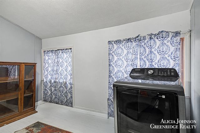 721 S Pearl Street, Belding, MI 48809