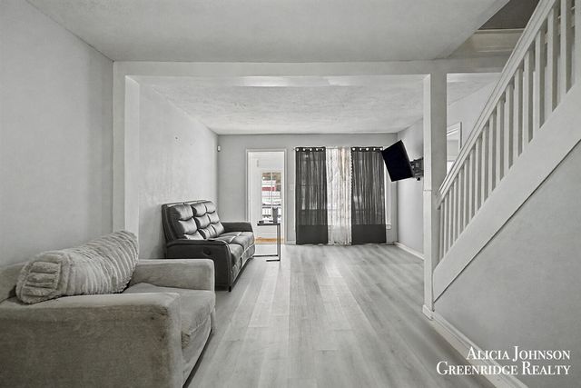 721 S Pearl Street, Belding, MI 48809