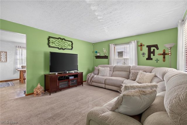 3014 Harmont Avenue NE, Canton, OH 44705