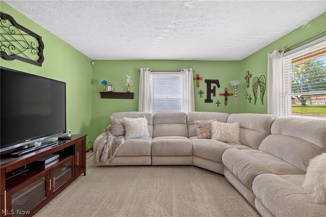 3014 Harmont Avenue NE, Canton, OH 44705