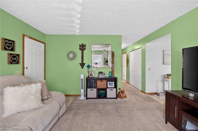 3014 Harmont Avenue NE, Canton, OH 44705