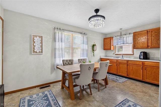 3014 Harmont Avenue NE, Canton, OH 44705