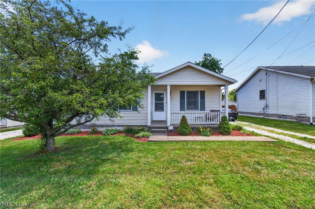 3014 Harmont Avenue NE, Canton, OH 44705