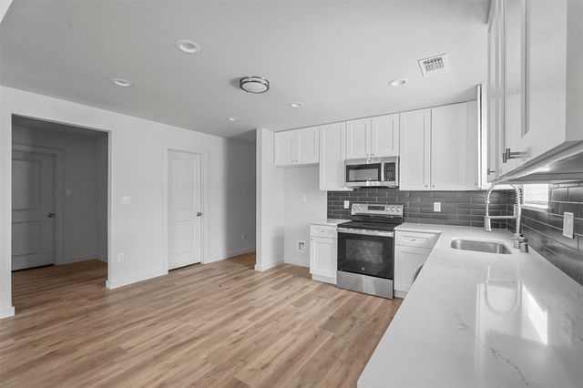 413 S Willow Street, Sherman, TX 75090