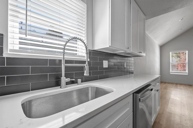 413 S Willow Street, Sherman, TX 75090