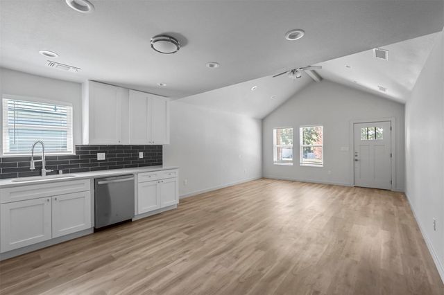 413 S Willow Street, Sherman, TX 75090