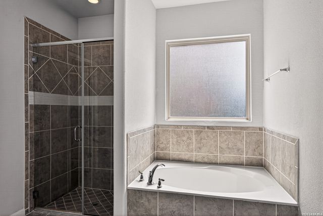 10426 ROSALINA LOOP, Converse, TX 78109