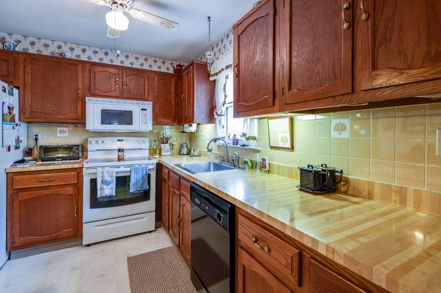 58 MARLBOROUGH DR, Southampton, NJ 08088