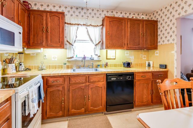 58 MARLBOROUGH DR, Southampton, NJ 08088