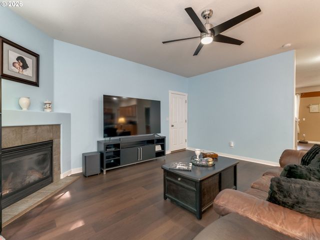 21390 Sw ROELLICH Ave, Sherwood, OR 97140