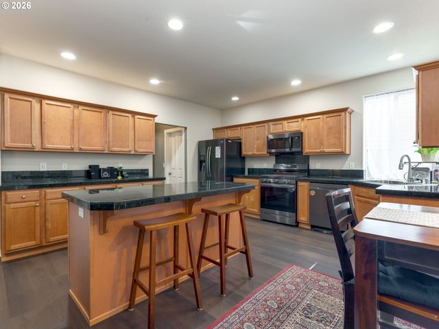 21390 Sw ROELLICH Ave, Sherwood, OR 97140