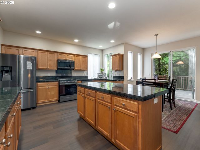 21390 Sw ROELLICH Ave, Sherwood, OR 97140