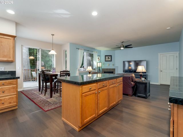 21390 Sw ROELLICH Ave, Sherwood, OR 97140
