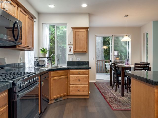 21390 Sw ROELLICH Ave, Sherwood, OR 97140