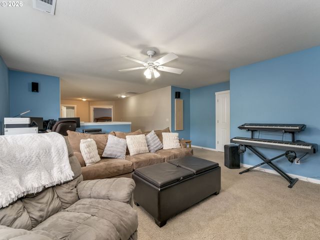 21390 Sw ROELLICH Ave, Sherwood, OR 97140