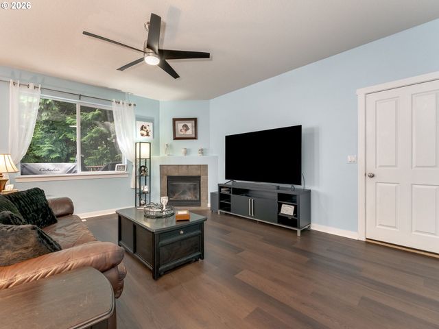 21390 Sw ROELLICH Ave, Sherwood, OR 97140