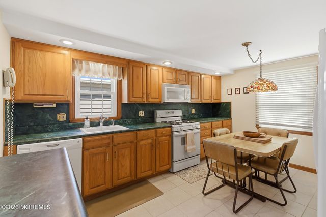 17 W Ramapo Lane, Long Beach Twp, NJ 08008