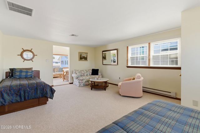17 W Ramapo Lane, Long Beach Twp, NJ 08008