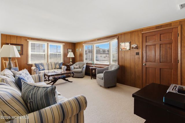 17 W Ramapo Lane, Long Beach Twp, NJ 08008