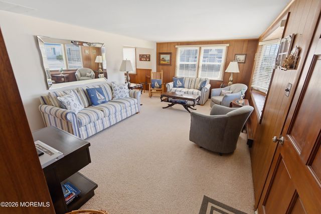 17 W Ramapo Lane, Long Beach Twp, NJ 08008